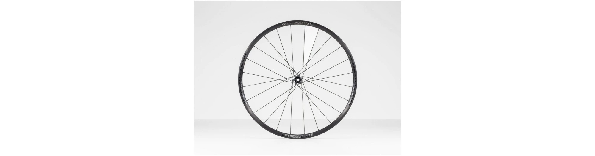 BONTRAGER Roue Avant 700 Paradigm Elite 25 Disc 1 BONTRAGER Roue Avant 700 Paradigm Elite 25 Disc